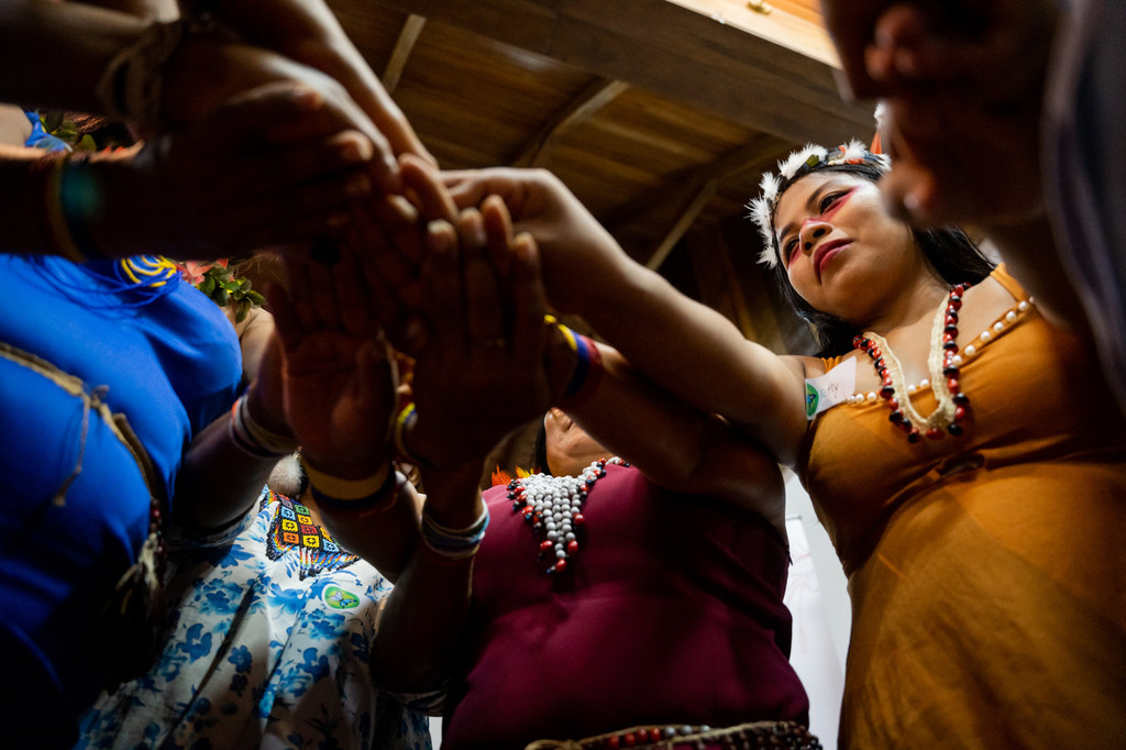 Un grupo de mujeres indígenas en Ecuador.